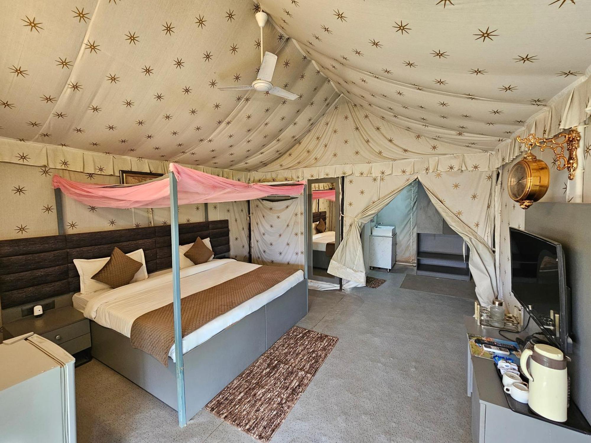 Elegance Hotel 3*